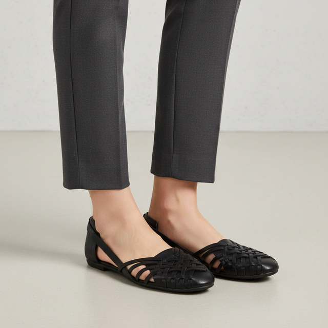 Journee Collection Women's Ekko Slip On Round Toe Ballet Flats Black 8